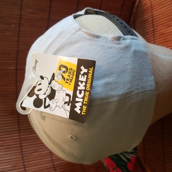 HIBISCUS MICKEY "90 Years of Magic" by Disney Cap NEW - Picture 2 of 5